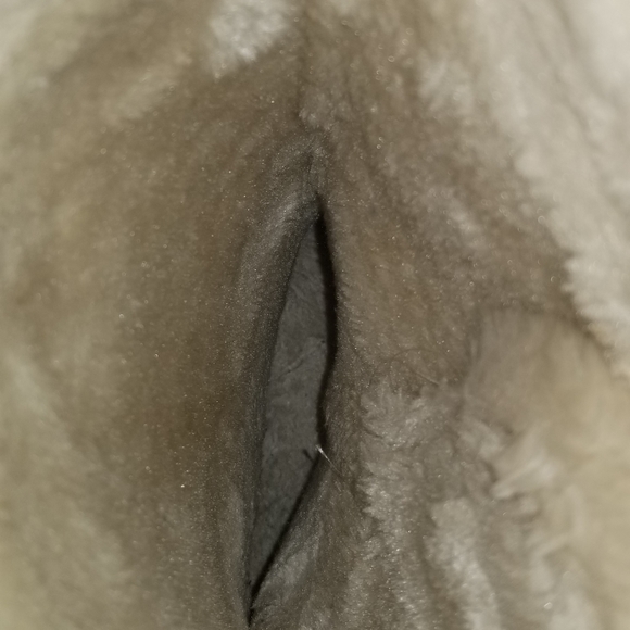 BOOTS - Picture 5 of 8